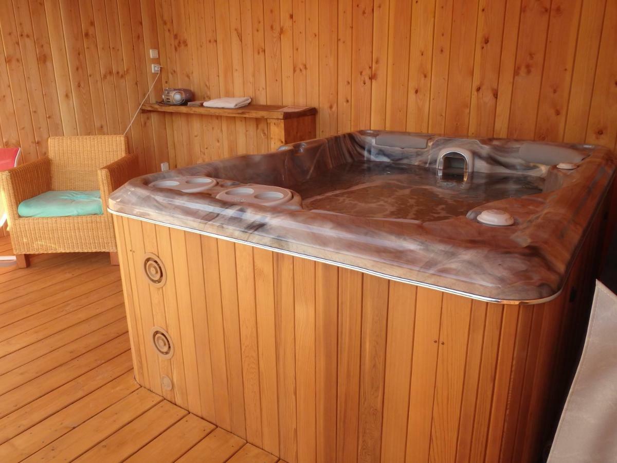 Villa Cora Venez Neuve Avec Spa Saint-Bresson Buitenkant foto